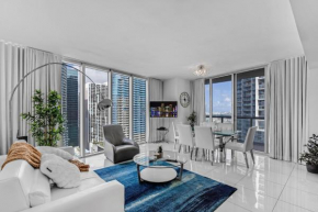 Luxurious Condo at ICON with Views